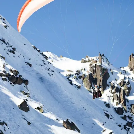 La Cordee 412 - Year