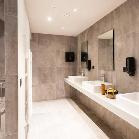 La Cordee 412 - Year