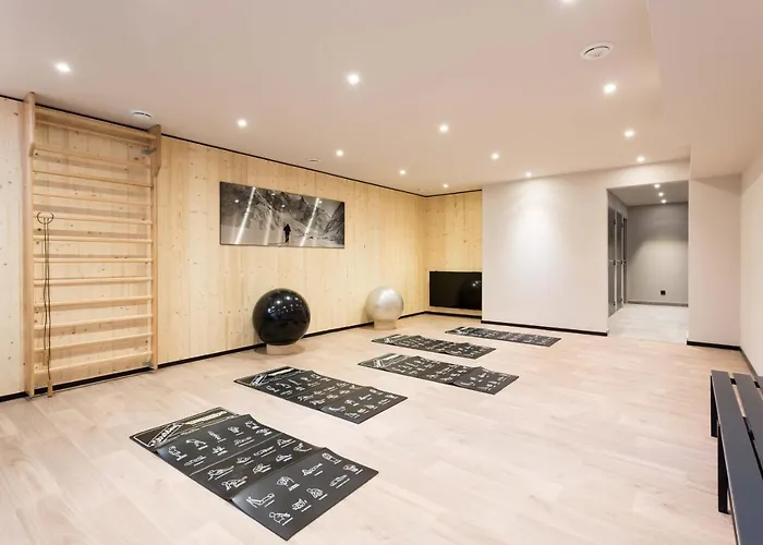 La Cordee 412 - Year